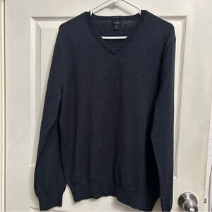 J.Crew men’s v-neck sweater 100 % merino wool size XL dark grey